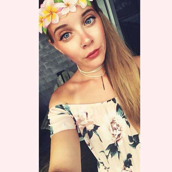 Meet your Posher, Amanda - Picture 1 of 1